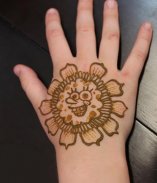 Latest Kids Mehndi Designs screenshot 0