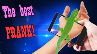 Lizard On The Hand Mega Joke screenshot 0