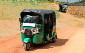 Tuk Tuk Auto Driving Games screenshot 1