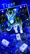 Tema Keyboard Neon Blue Tiger King screenshot 1