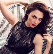 Gal Gadot Wallpapers HD screenshot 4