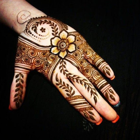 Pin by Zubeda Parveen on HeNnA | Floral henna designs, Rose mehndi designs,  Latest mehndi designs