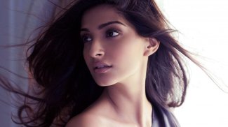 Sonam Kapoor Wallpapers HD screenshot 14