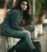 Latest Priya Prakash Varrier W screenshot 5