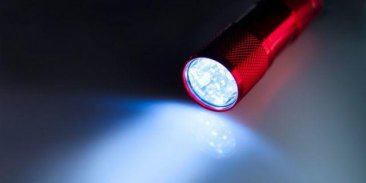 Flashlight 2018 - Brightest LE screenshot 3