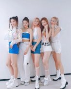 ITZY Wallpaper - ITZY KPOP Wallpapers screenshot 1